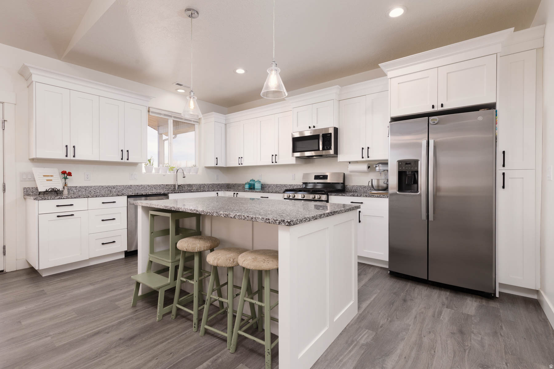 MONROE ESTATES - Residential