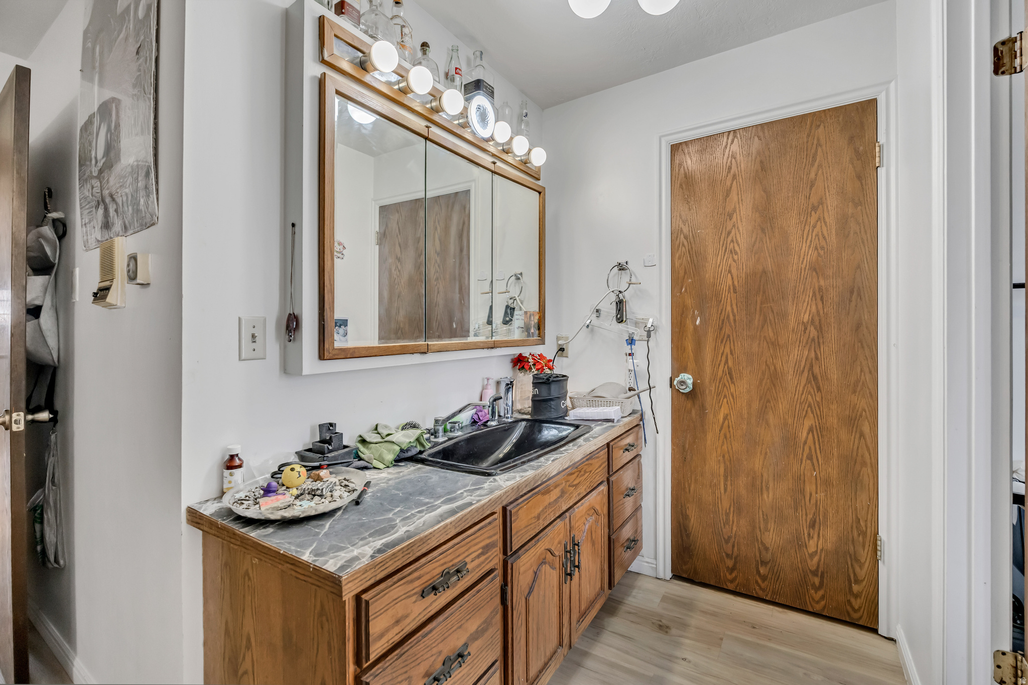 COUNTRY ESTATES - Residential