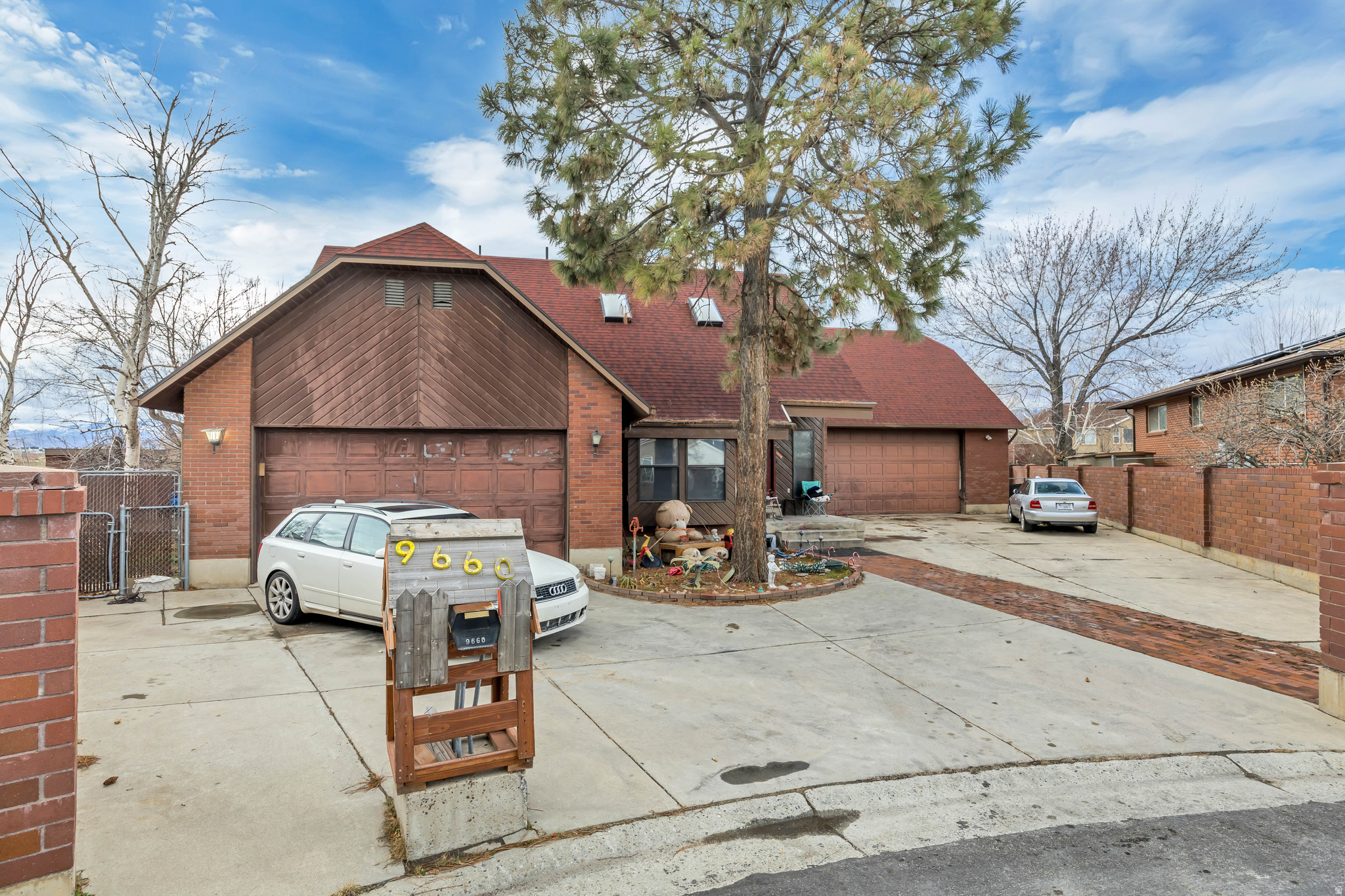 COUNTRY ESTATES - Residential