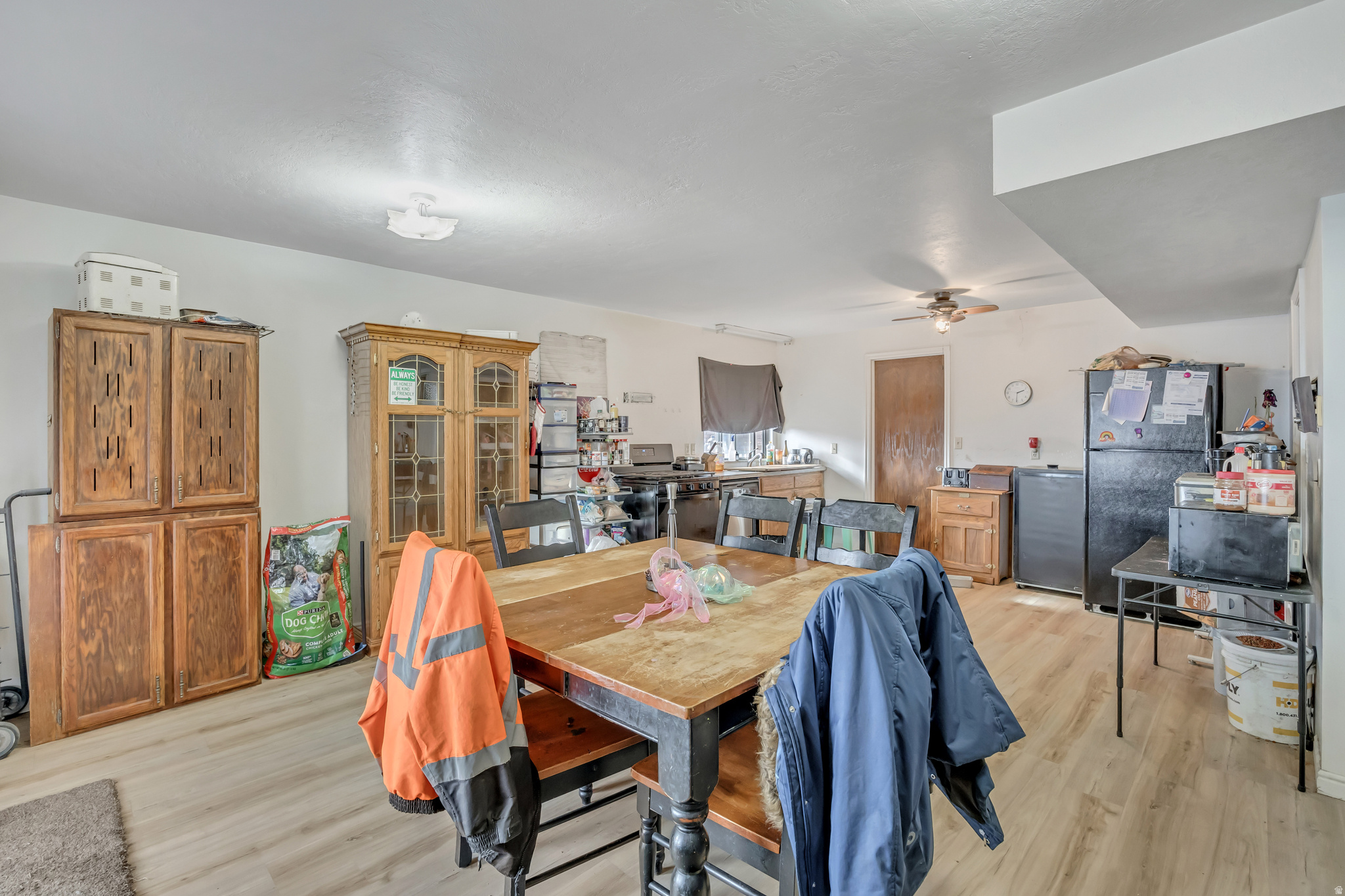 COUNTRY ESTATES - Residential