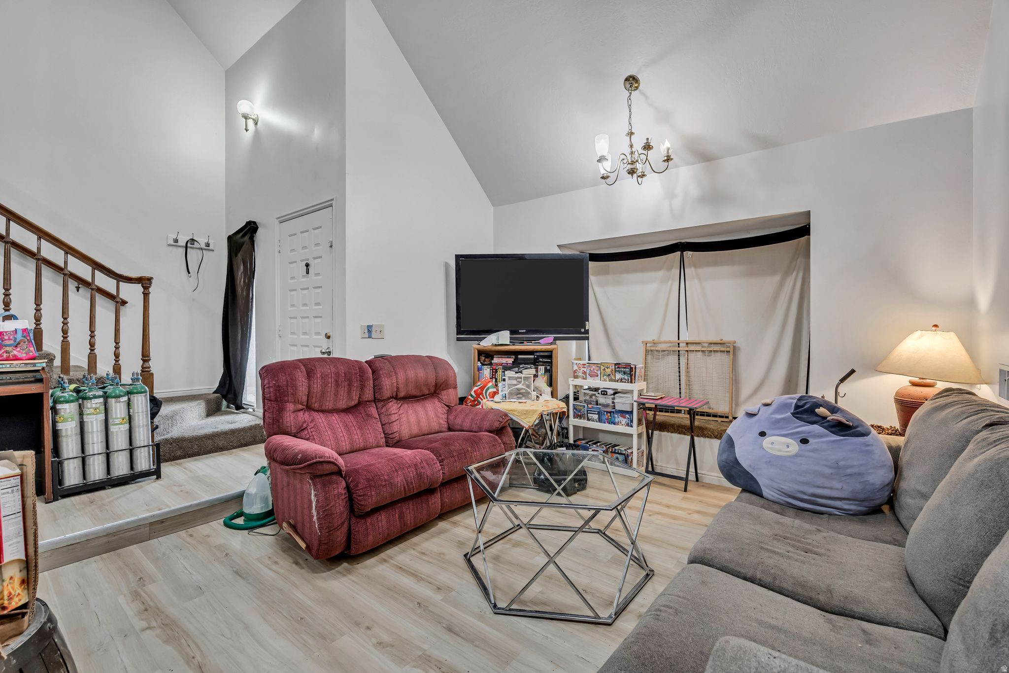 COUNTRY ESTATES - Residential