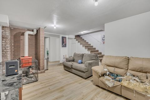 Tiny photo for 9660 S STORNOWAY CIR W, South Jordan, UT 84009 (MLS # 2139783)