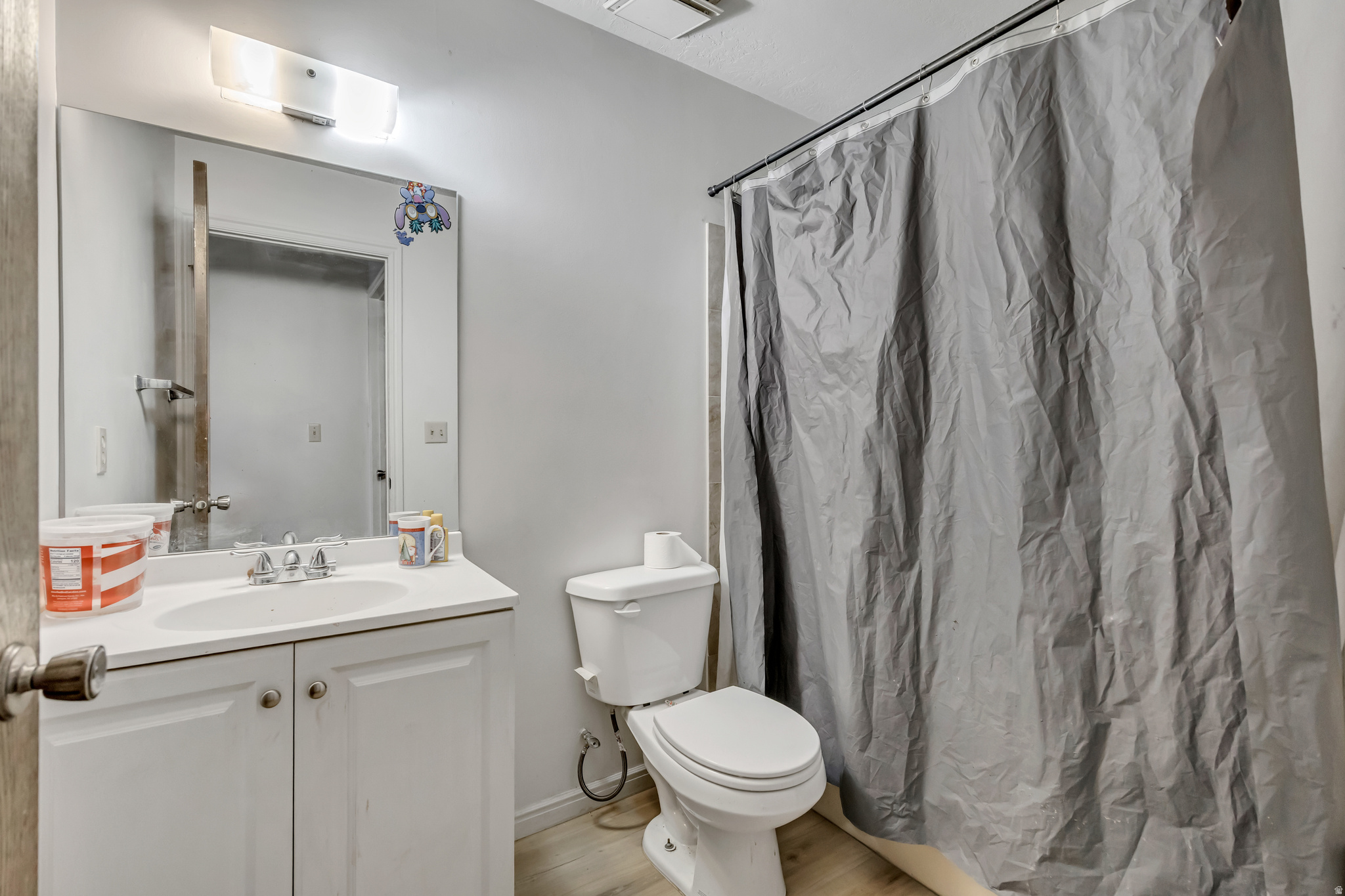 COUNTRY ESTATES - Residential