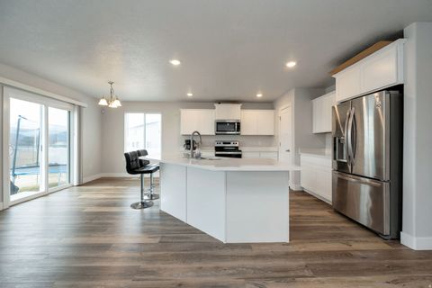 Tiny photo for 5907 S CROWN PARK CV, Kearns, UT 84118 (MLS # 2137101)