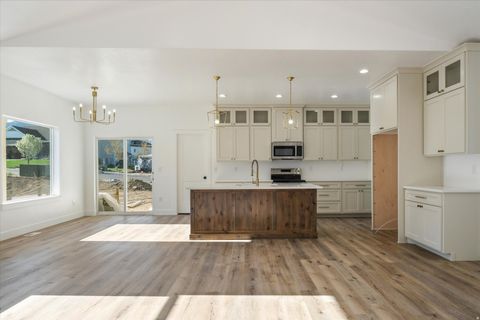 Tiny photo for 108 N 900 E, Hyde Park, UT 84318 (MLS # 2127906)