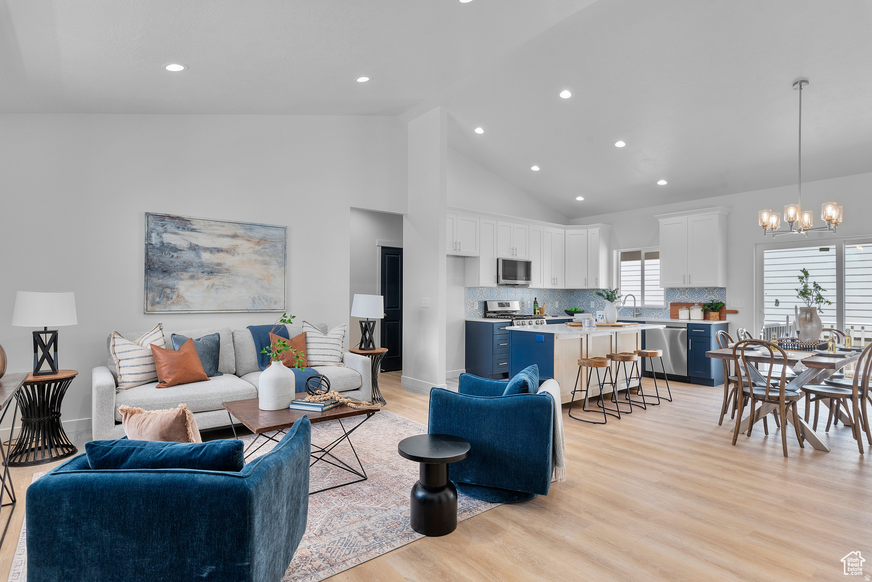 WALNUT - Residential