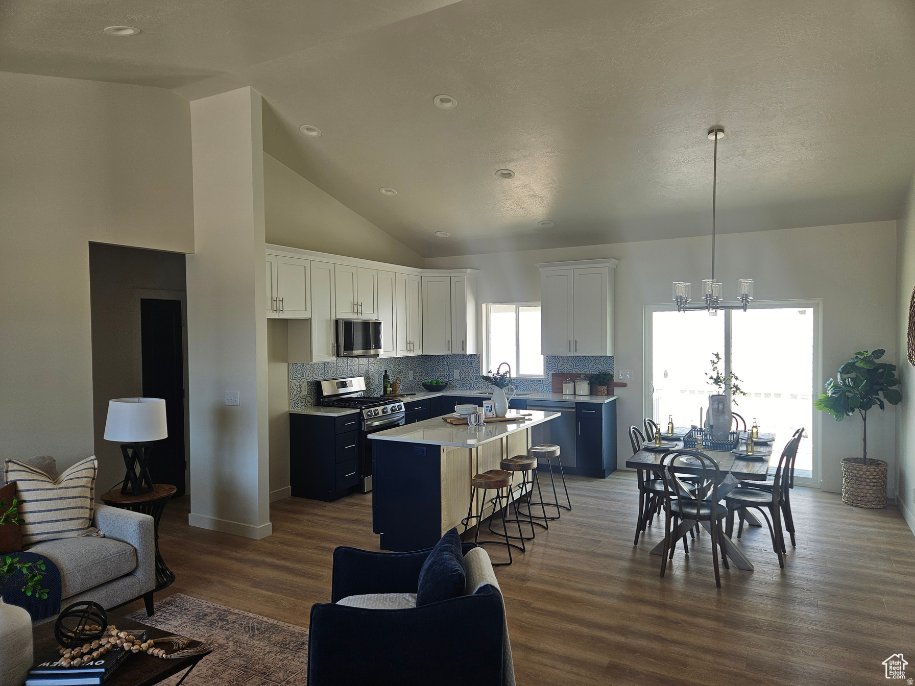 WALNUT - Residential