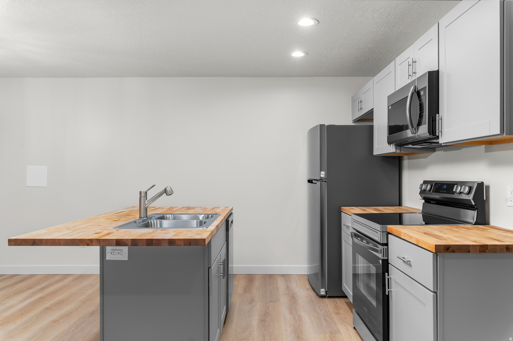 WALNUT - Residential