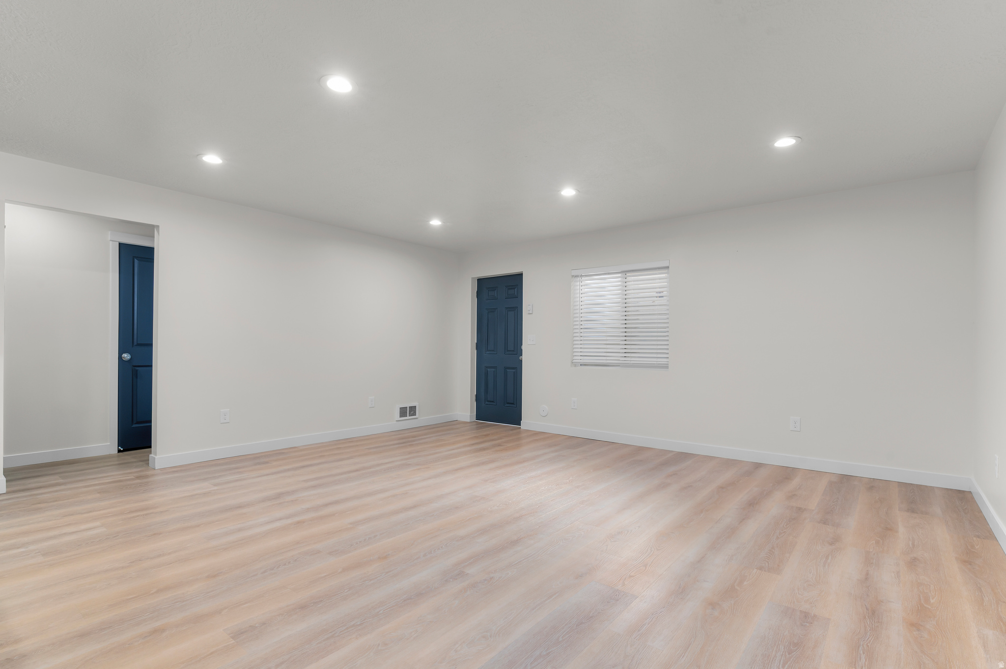 WALNUT - Residential