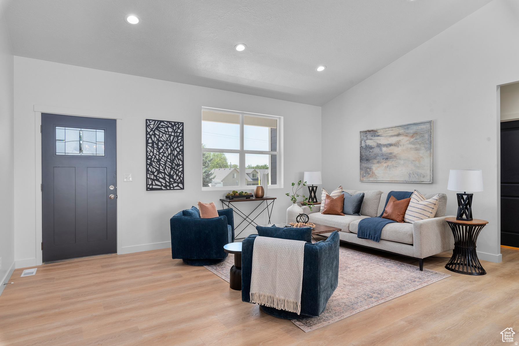 WALNUT - Residential