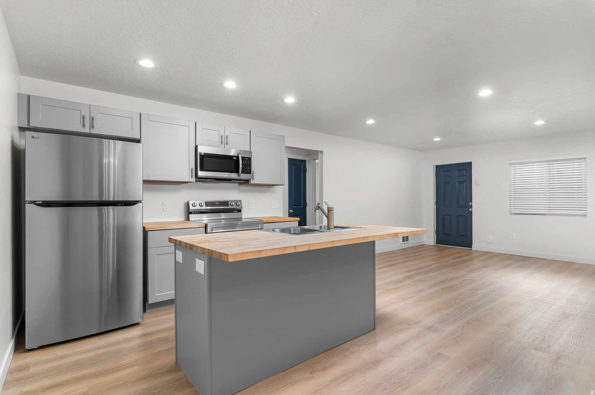 WALNUT - Residential