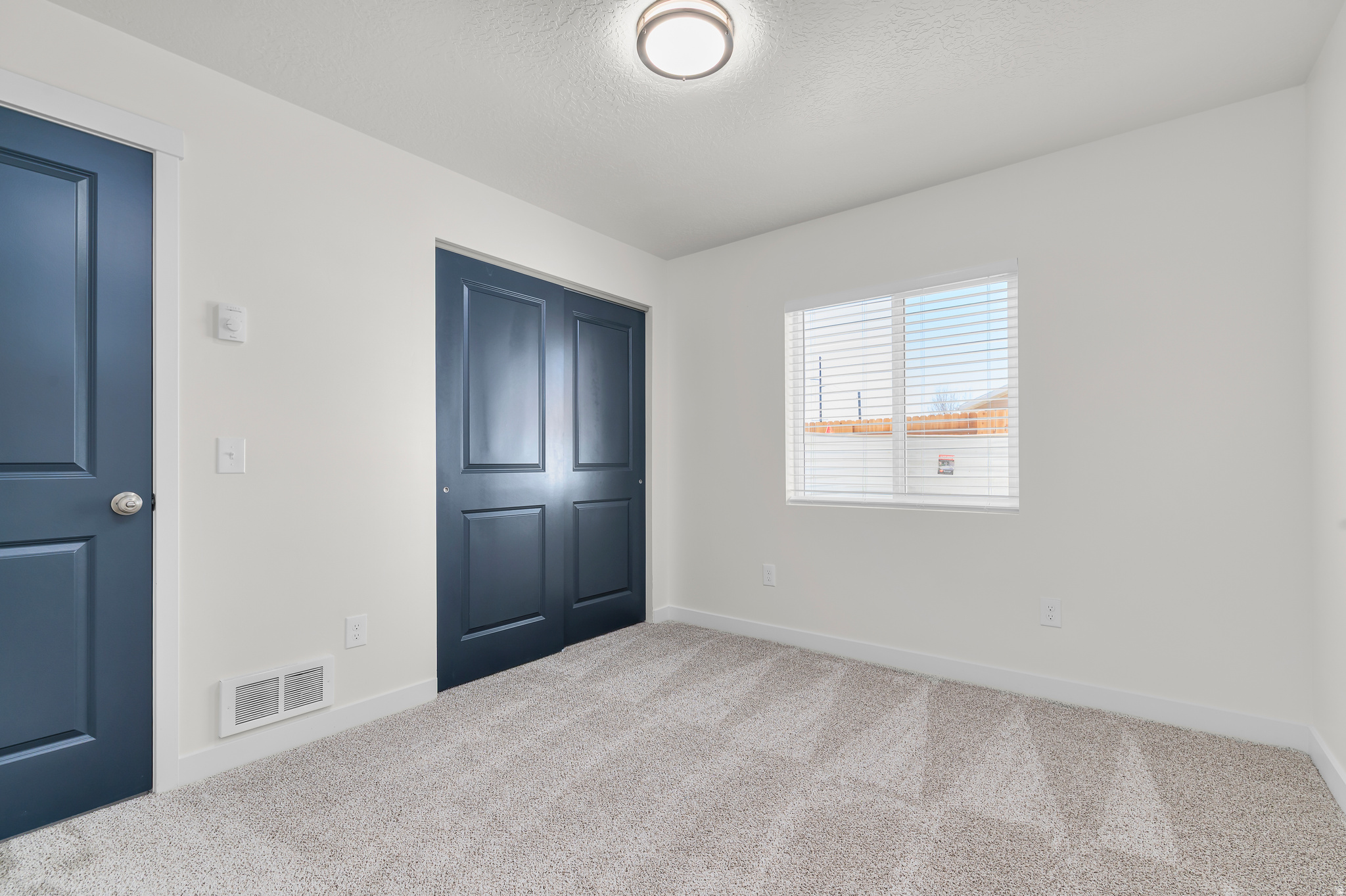 WALNUT - Residential