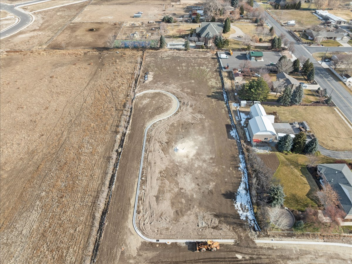 HAWKS LANDING - Land