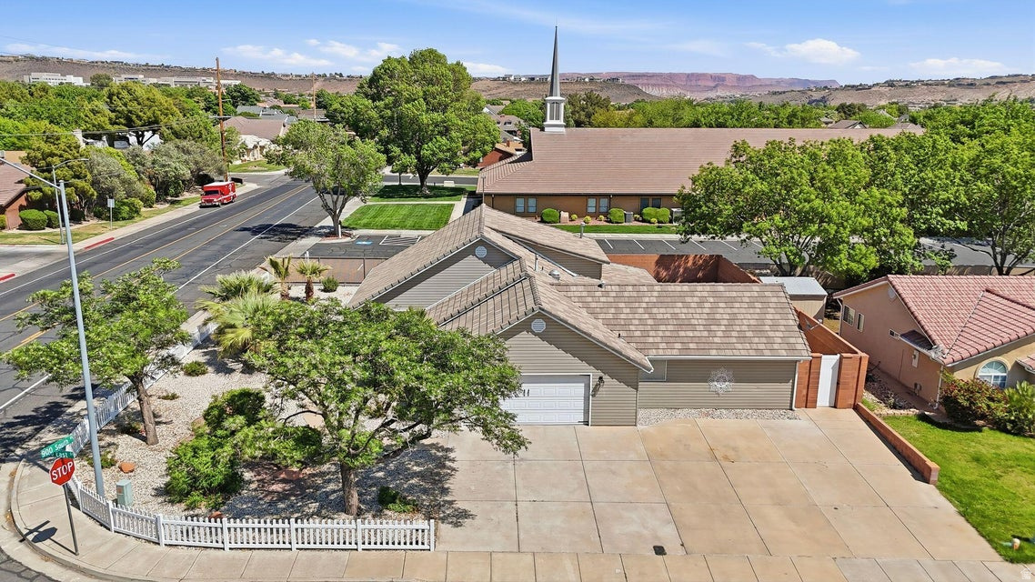 CHAPEL LANE EST - Residential