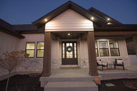 Tiny photo for 126 N 800 W, Mapleton, UT 84664 (MLS # 2145792)