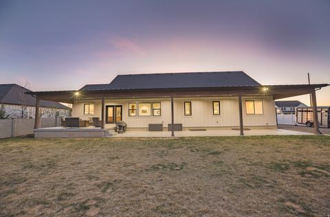 Tiny photo for 126 N 800 W, Mapleton, UT 84664 (MLS # 2145792)