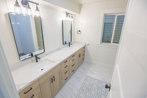 Tiny photo for 126 N 800 W, Mapleton, UT 84664 (MLS # 2145792)