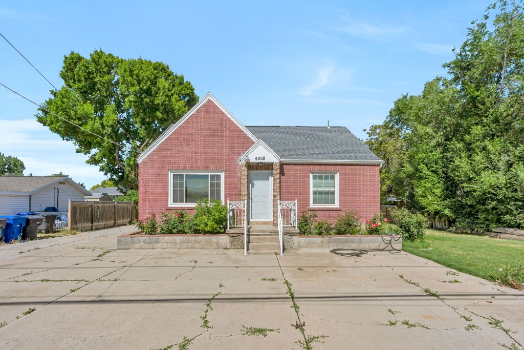 Photo of 4258 S 2200 W, Taylorsville, UT 84129 (MLS # 2162681)