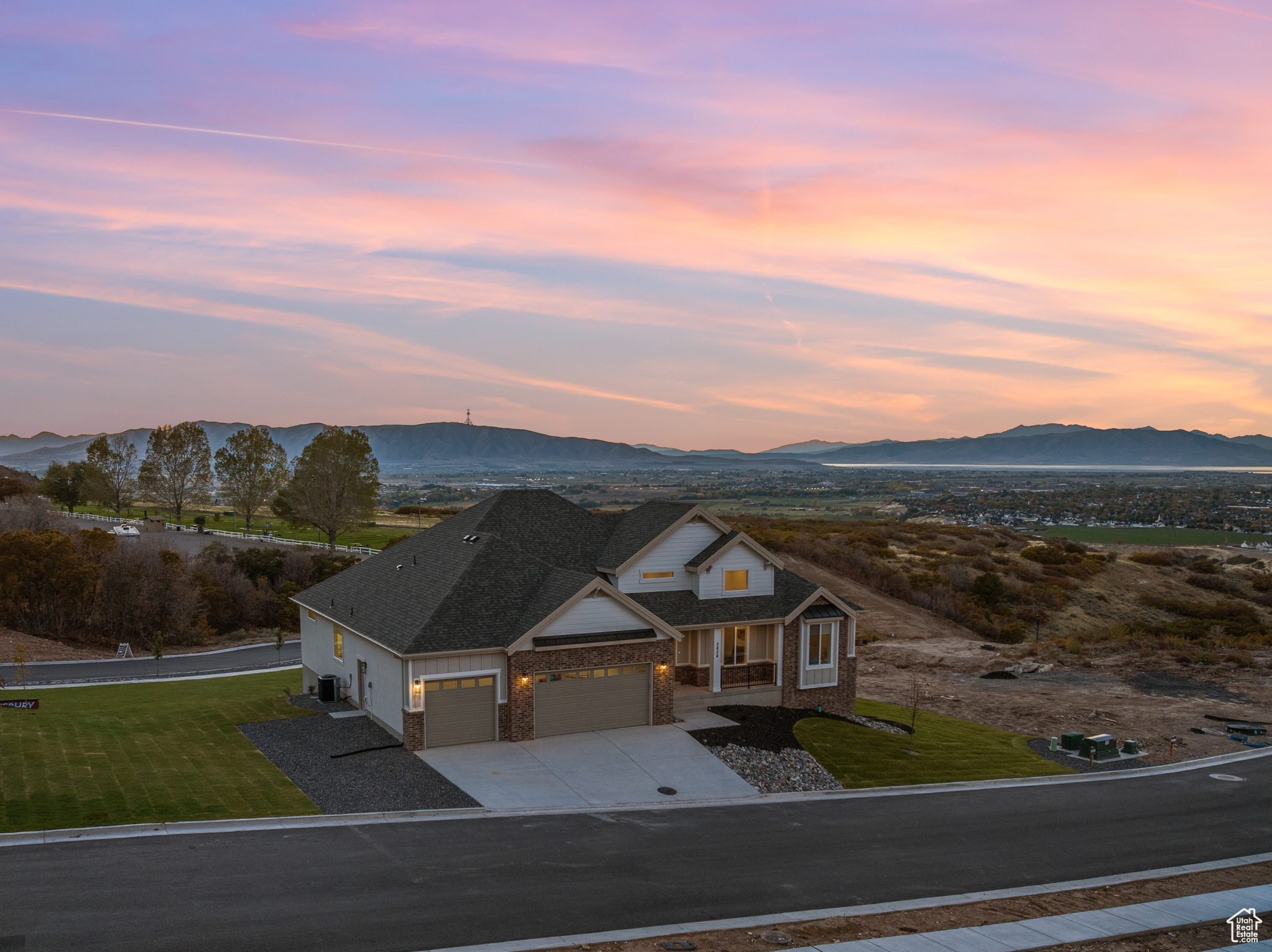 OAKRIDGE COVE - Residential