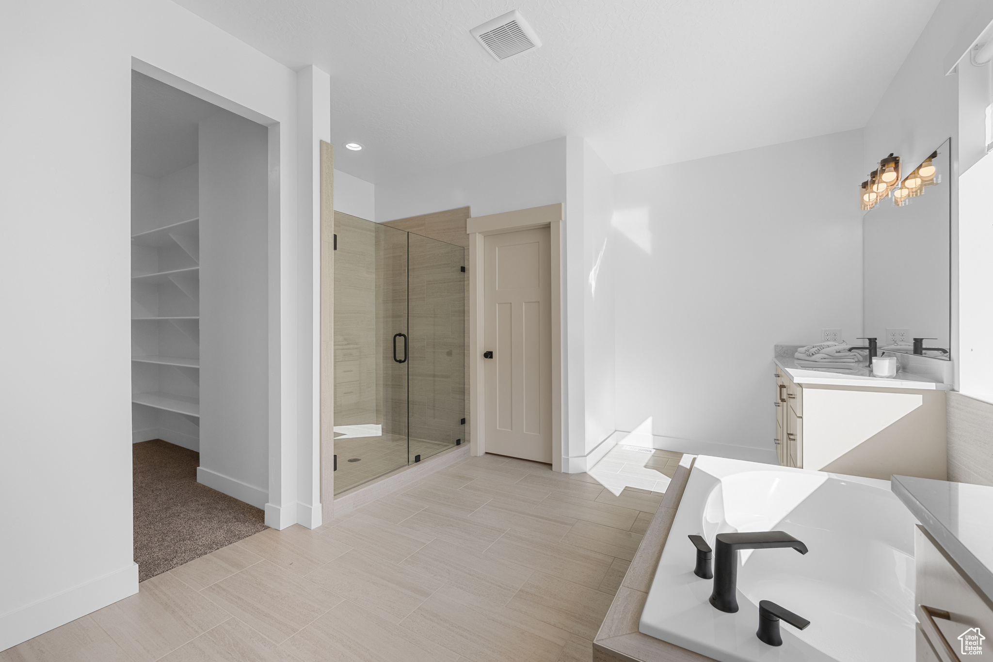 OAKRIDGE COVE - Residential