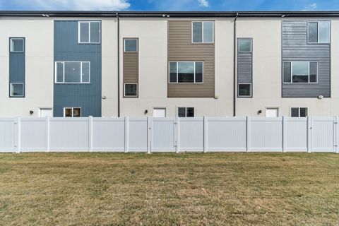 Tiny photo for 5277 N EVERYGREEN WAY #208, Eagle Mountain, UT 84005 (MLS # 2142802)
