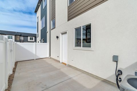 Tiny photo for 5277 N EVERYGREEN WAY #208, Eagle Mountain, UT 84005 (MLS # 2142802)