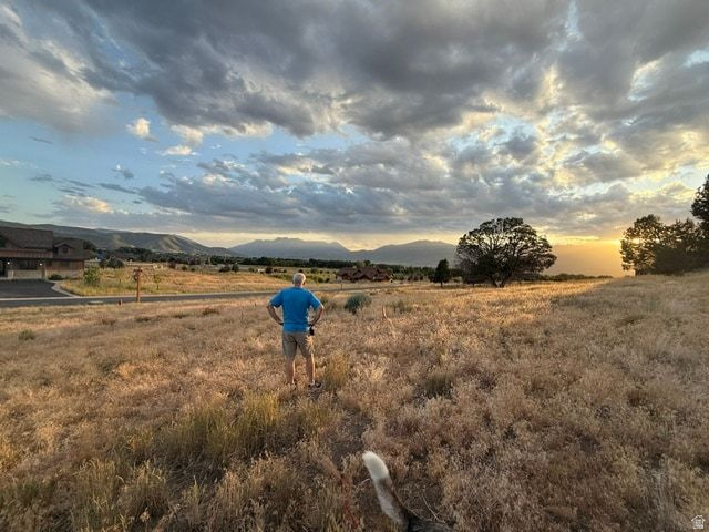RED LEDGES - Land