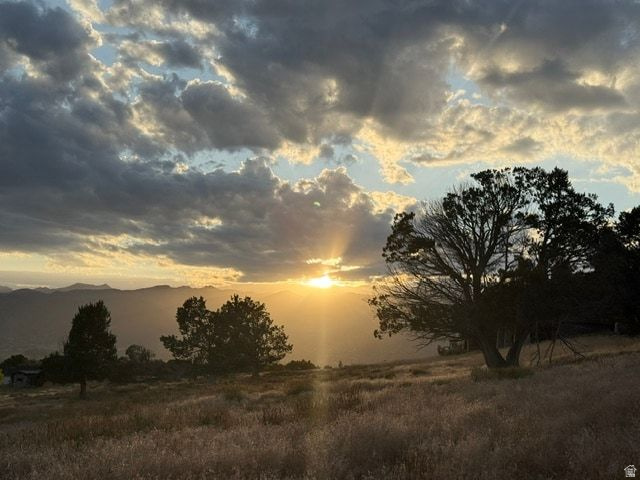 RED LEDGES - Land
