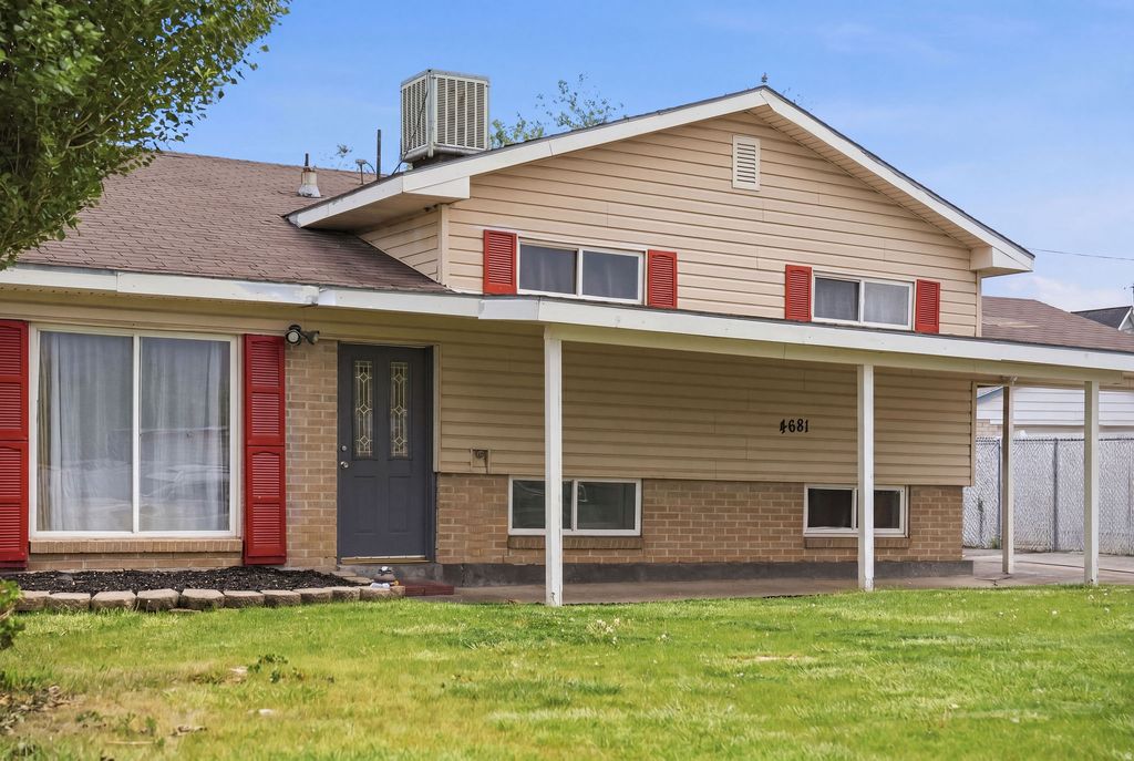 Photo of 4681 S TINA WAY E, Millcreek, UT 84107 (MLS # 2154637)