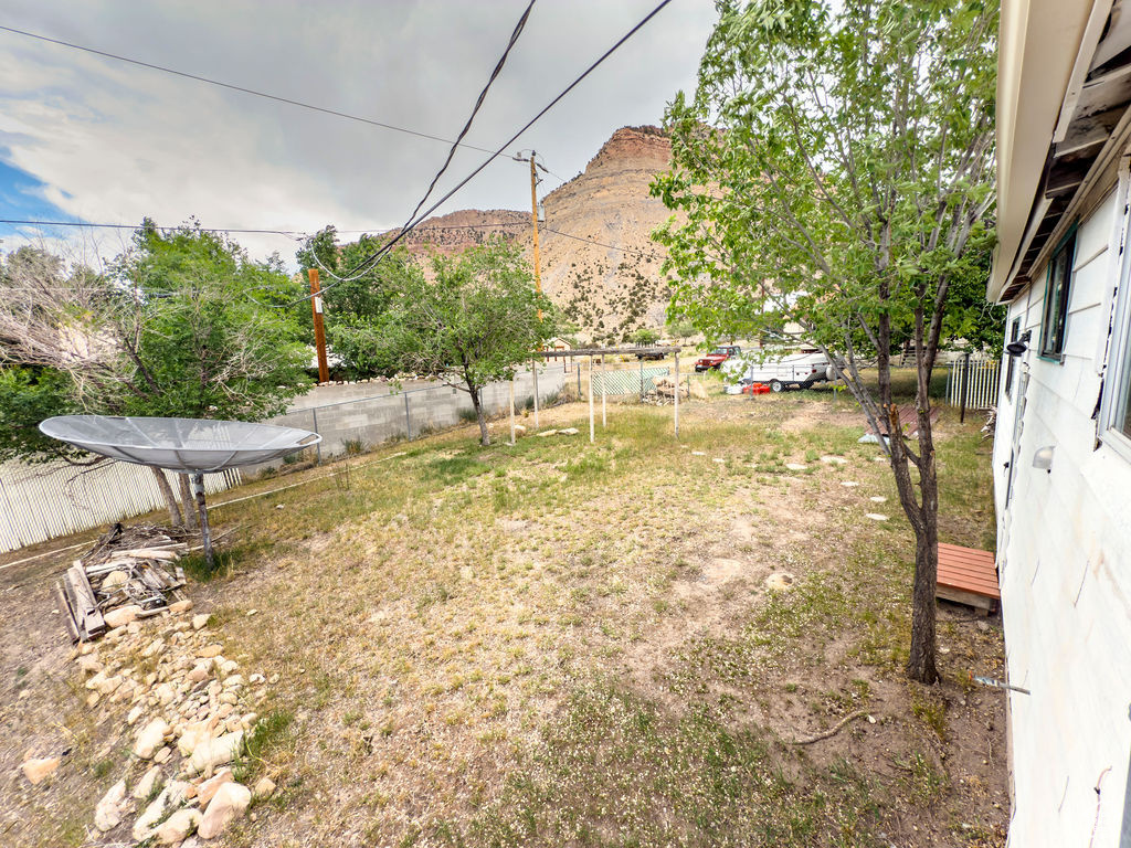 138 W 100, East Carbon, Utah image 9