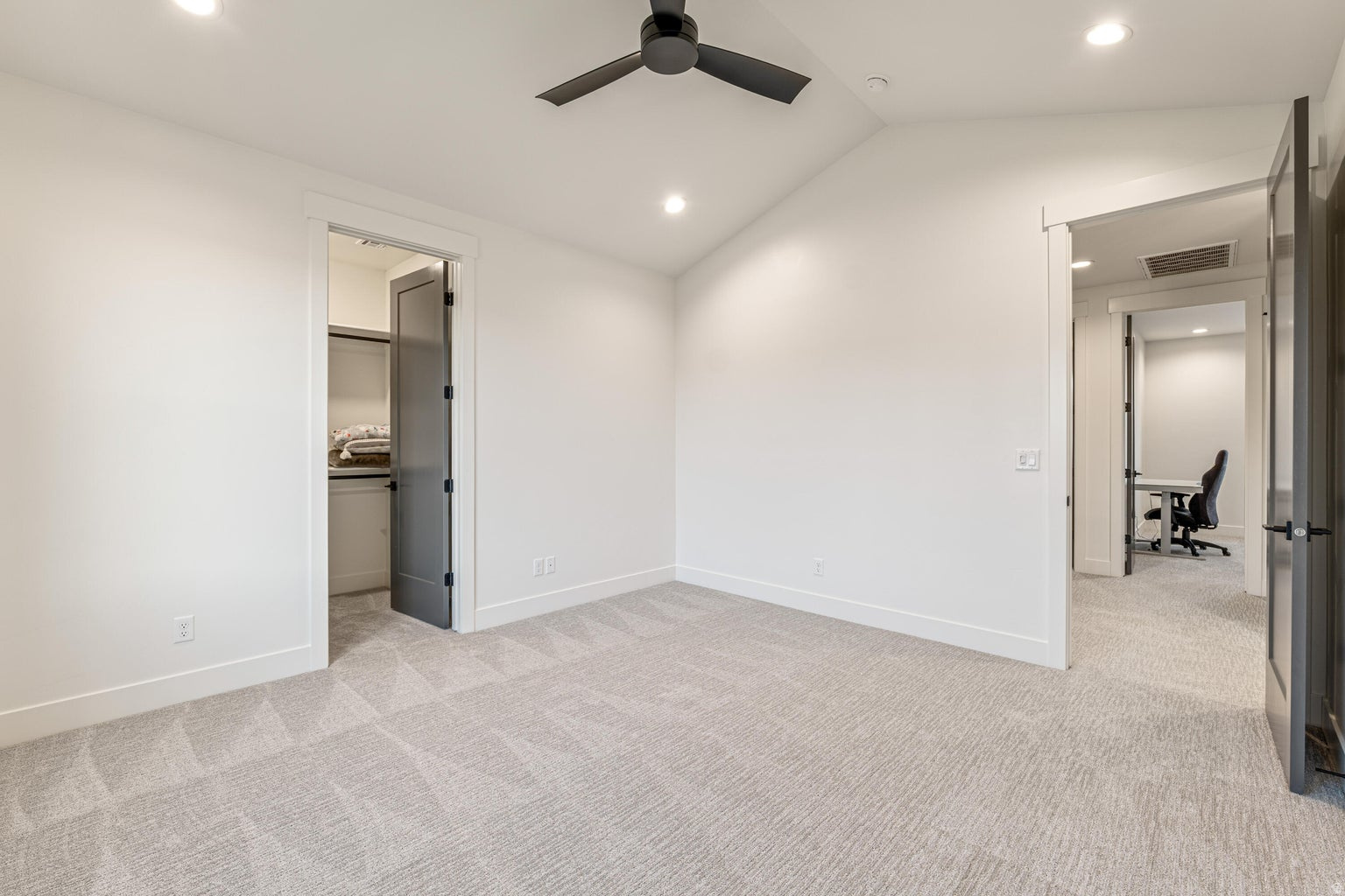 QUEENSRIDGE 2 - Residential