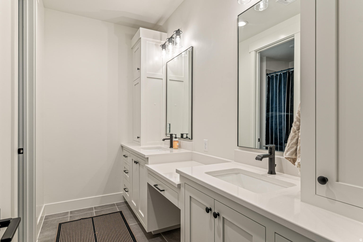 QUEENSRIDGE 2 - Residential