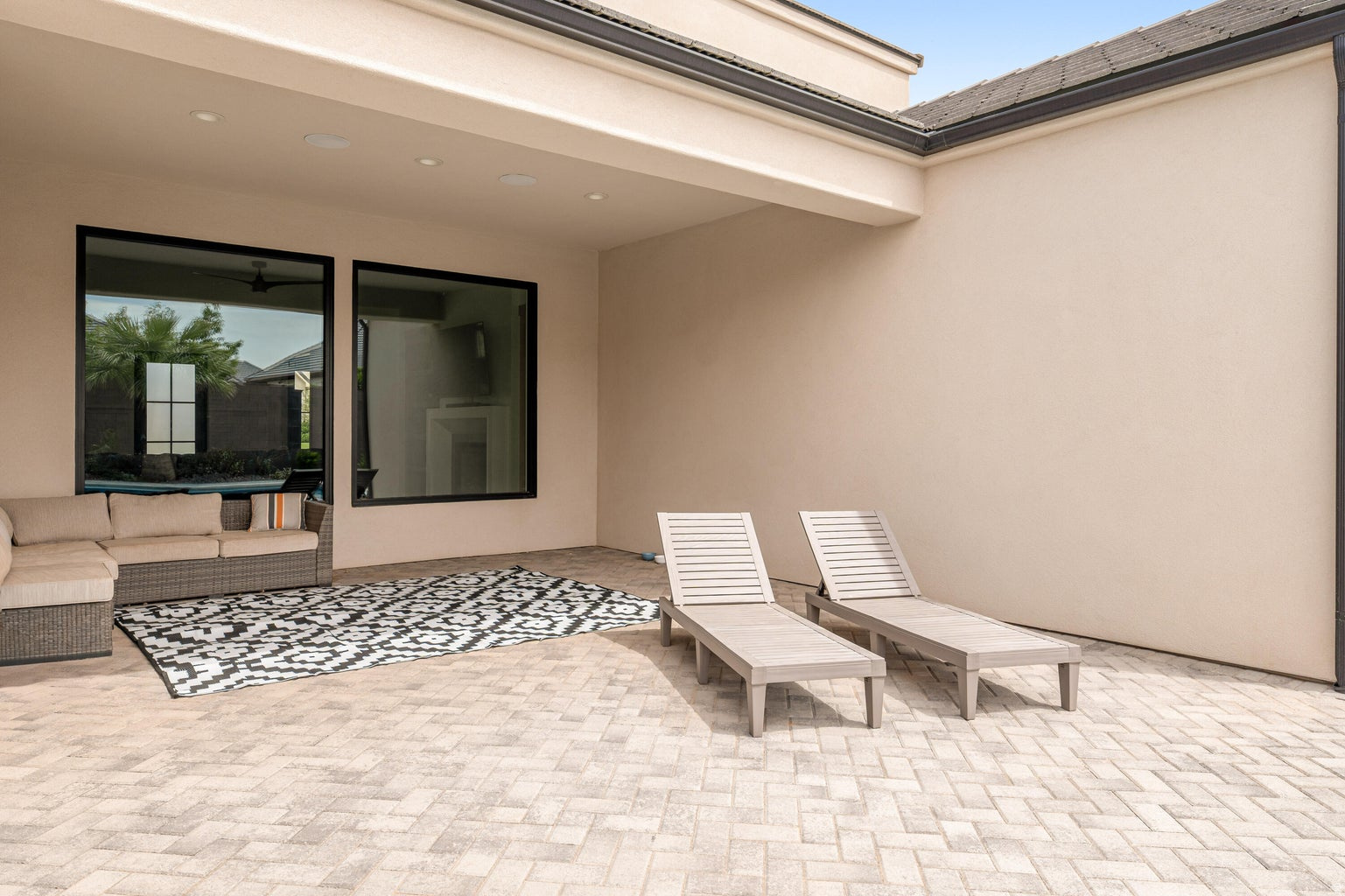 QUEENSRIDGE 2 - Residential