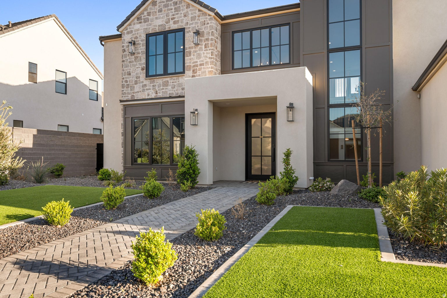 QUEENSRIDGE 2 - Residential