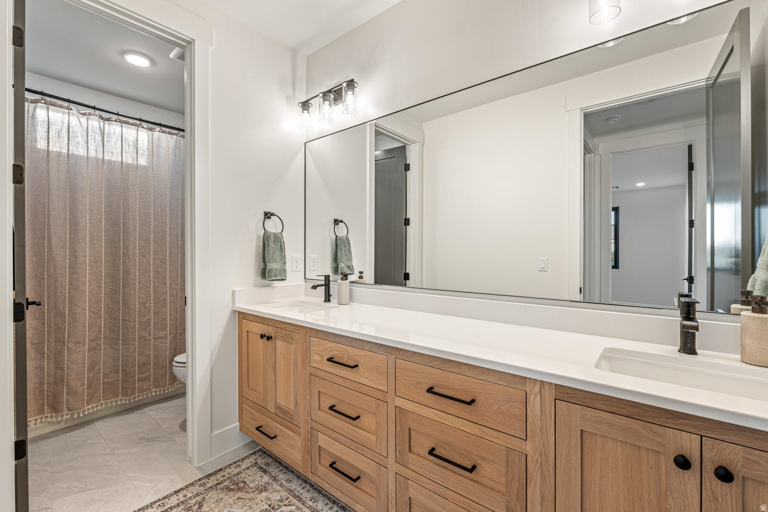 QUEENSRIDGE 2 - Residential