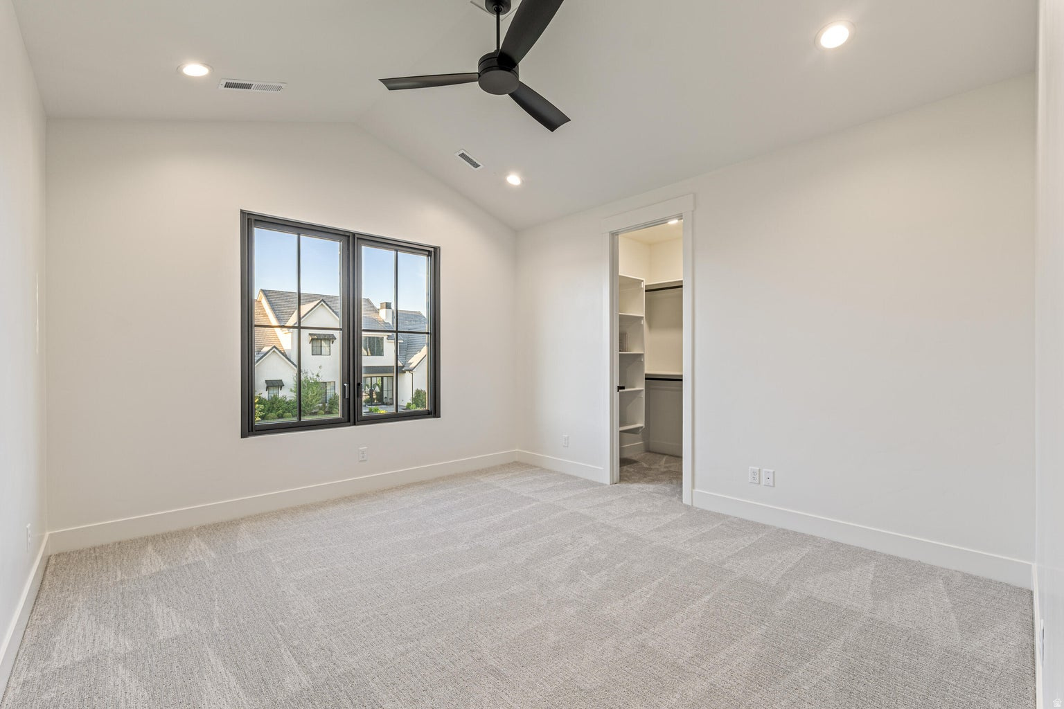 QUEENSRIDGE 2 - Residential