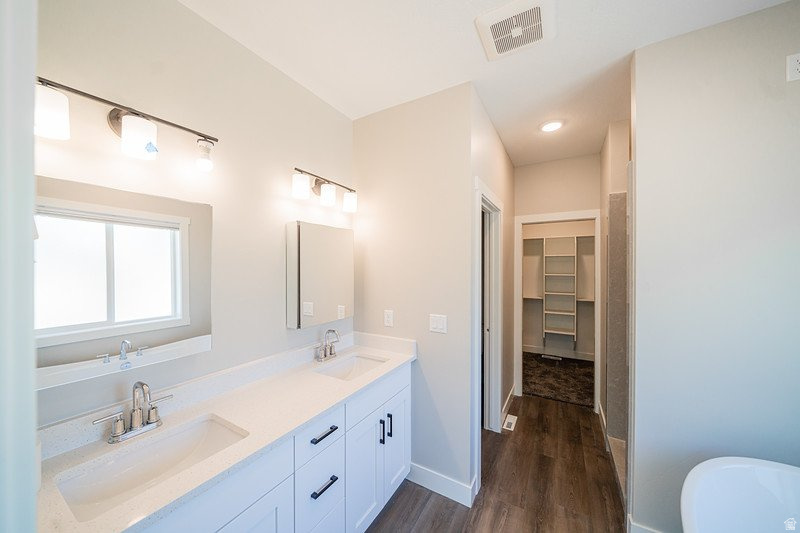 SMILING H - Residential