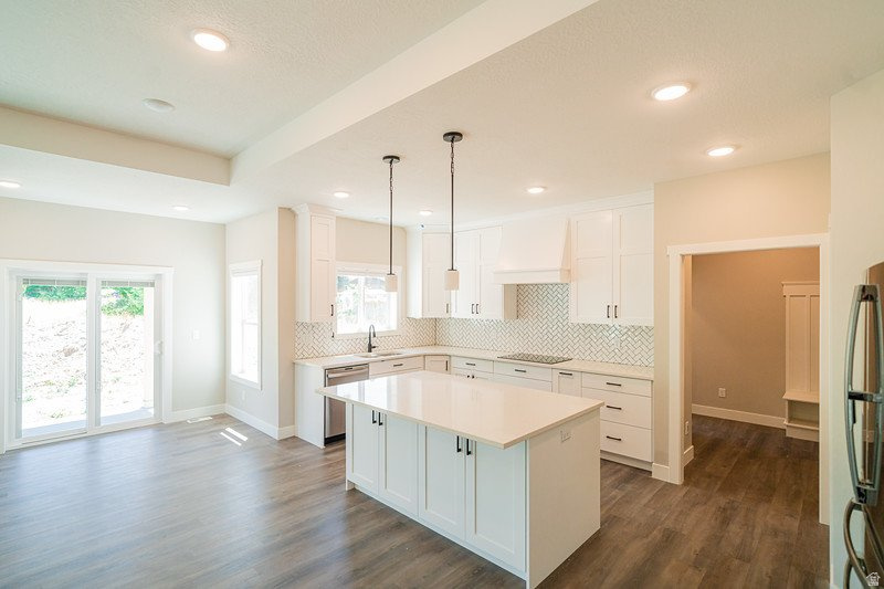 SMILING H - Residential