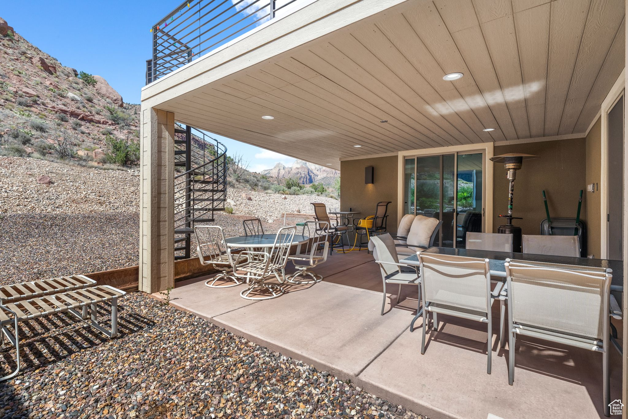 MOENAVE SUBDIV - Residential