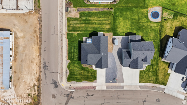 COUNTRY CLUB ESTATES - Residential