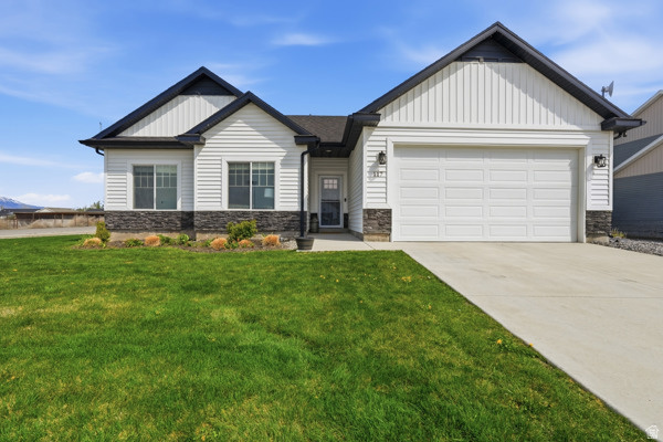 COUNTRY CLUB ESTATES - Residential