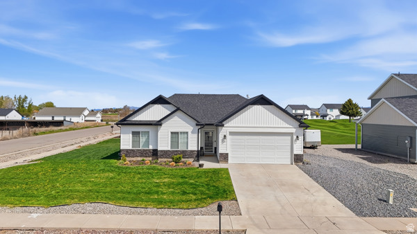 COUNTRY CLUB ESTATES - Residential