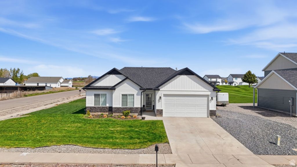 Photo of 117 E EAGLE WAY, Preston, ID 83263 (MLS # 2151914)