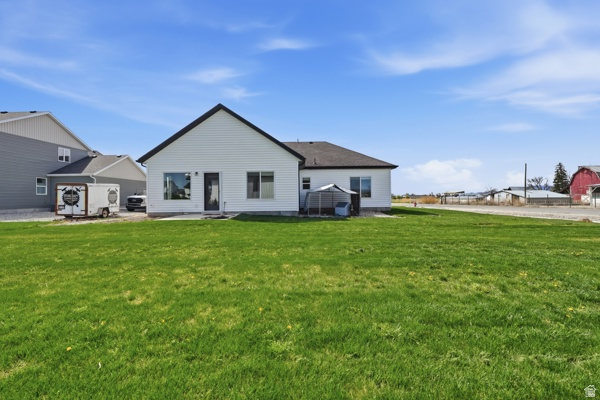 COUNTRY CLUB ESTATES - Residential