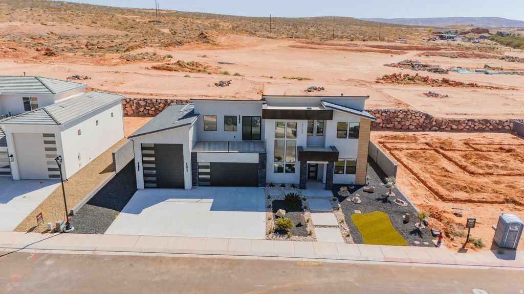 Photo of 4799 W 2020 S, Hurricane, UT 84737 (MLS # 2129902)