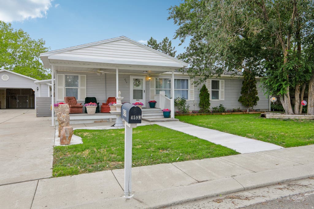 Photo of 459 W RICHARD ST, Grantsville, UT 84029 (MLS # 2179345)