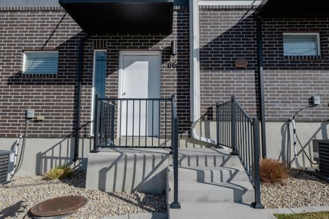 Townhouse For Sale - 66 E 200 #108<br/> Clearfield, UT 84015