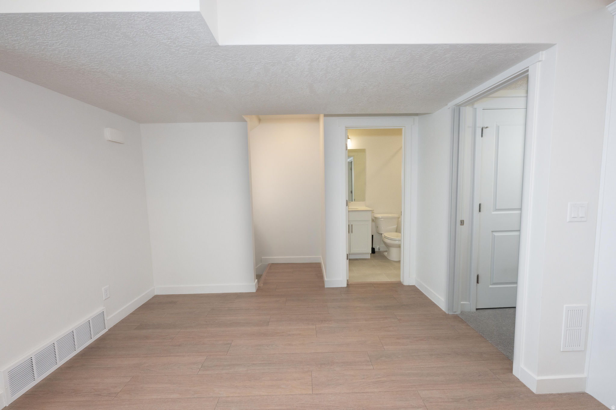 SANDRIDGE VILLAGE - Residential