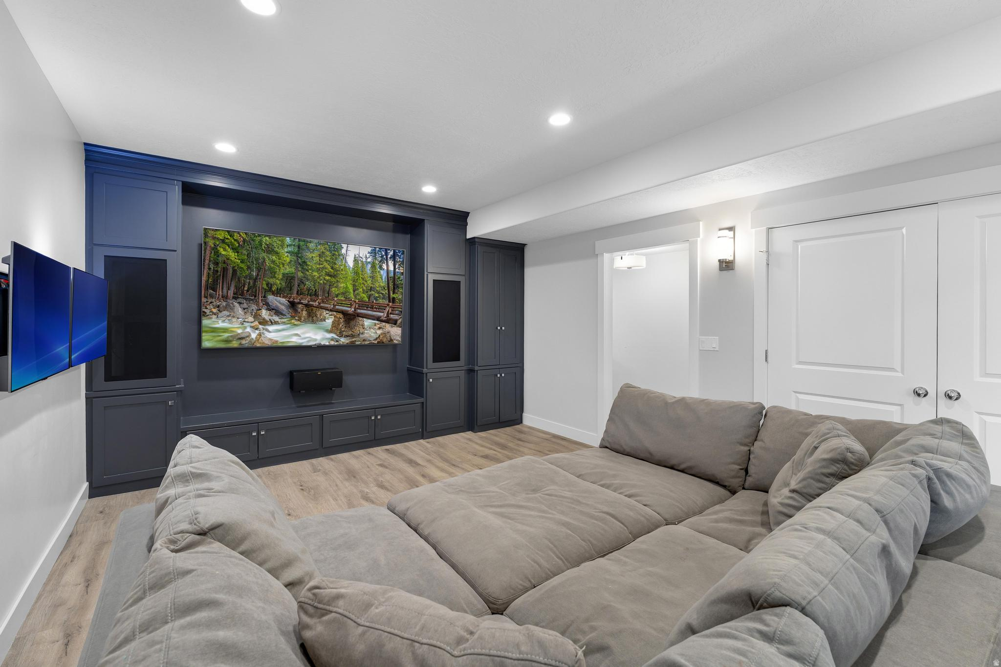 MOUNTAIN VISTA - Residential