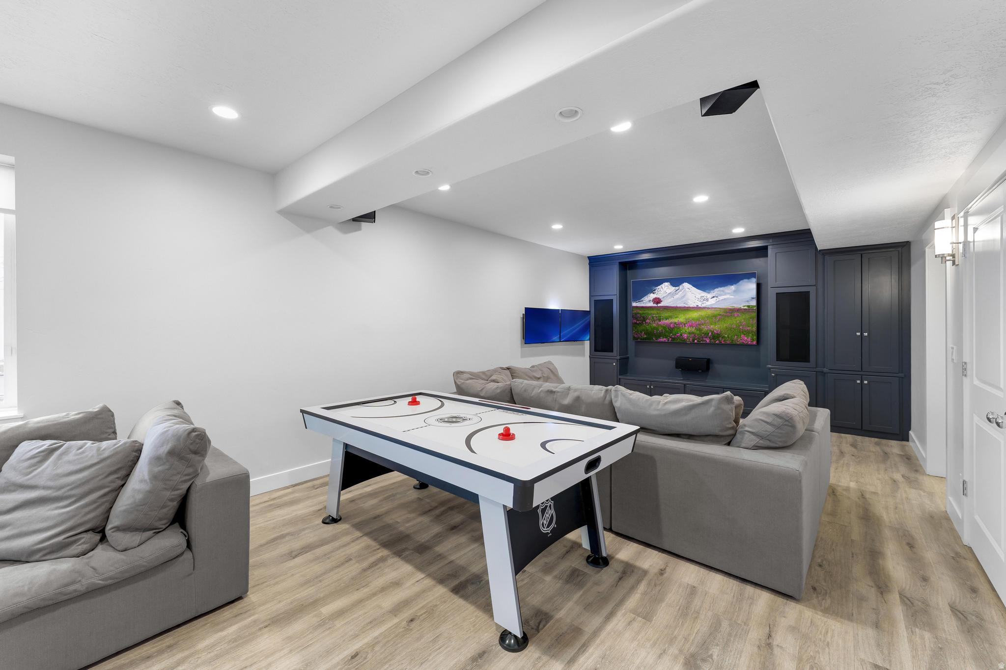 MOUNTAIN VISTA - Residential